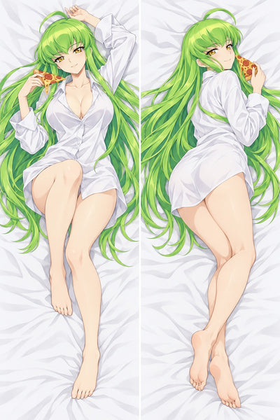 Almohada de C.C. con camisa blanca oversize