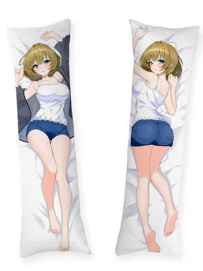 Almohada Kaede Takagaki con camisola y shorts vaqueros