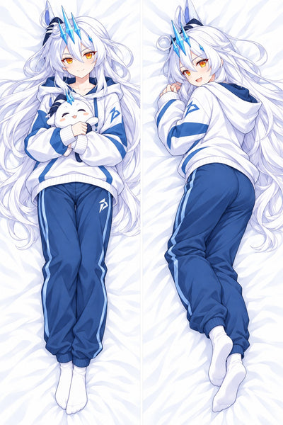 Almohada Kiana Kaslana con sudadera azul