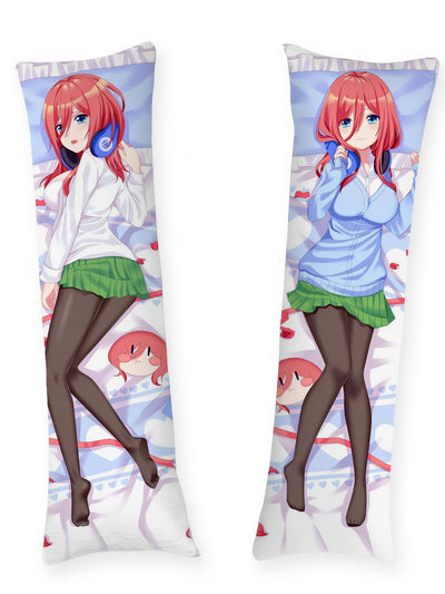 Almohada corporal de Miku Nakano con auriculares