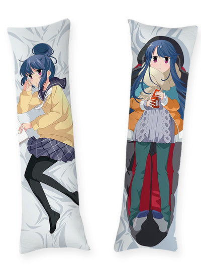 Almohada Rin Shima con ropa de camping