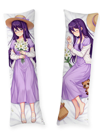Almohada Yuri DDLC Pícnic con Vestido de Verano y Lirios